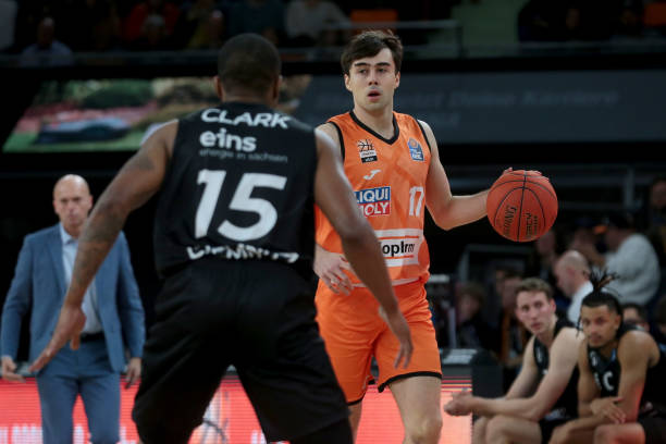 运动不断发 运动不断发