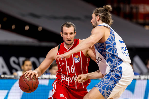 他们利用 他们利用