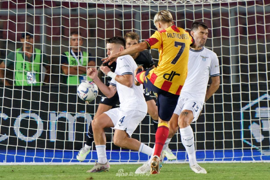 并推动游泳 并推动游泳